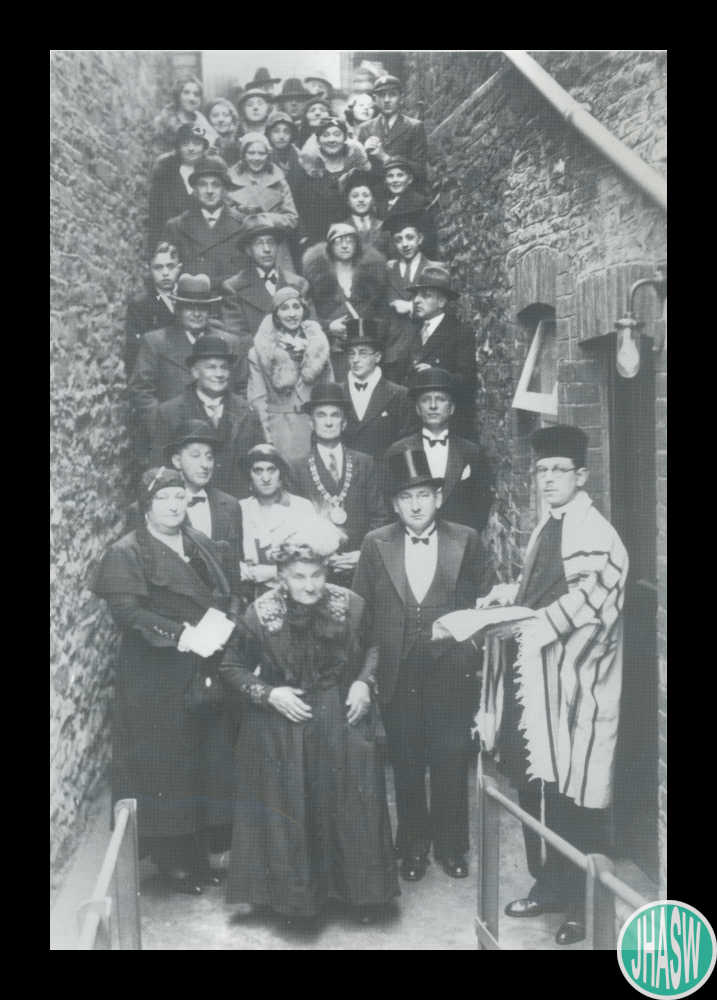 Image of the Pontypridd Jewish Community circa 1928